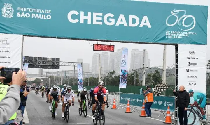 Kácio Freitas e Thayná Araujo, campeões da 75ª Prova Ciclística 9 de Julho