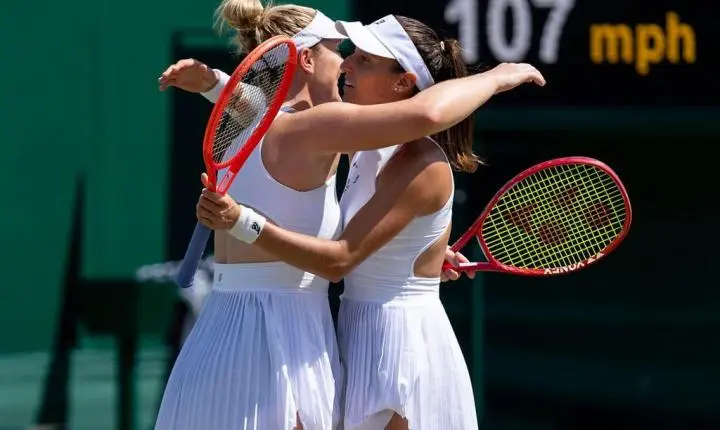 Luisa Stefani vai à semifinal pela primeira vez em Wimbledon e se garante no top 5