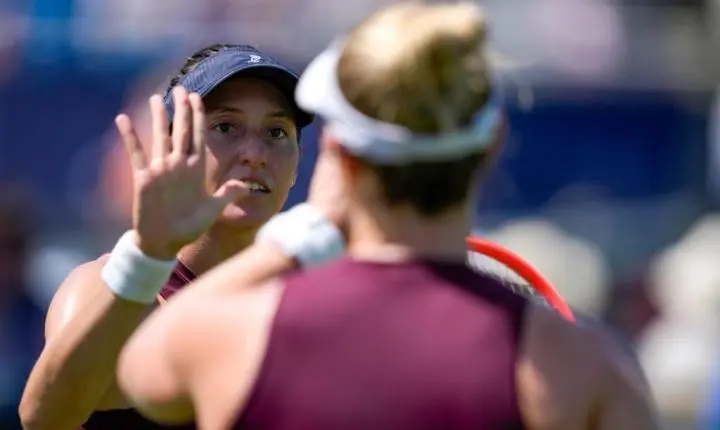 Luisa Stefani vai às oitavas em Wimbledon
