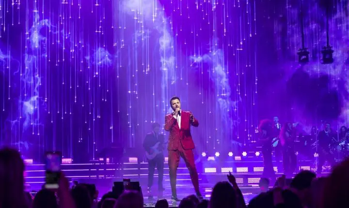 Maurício Manieri celebra o Dia dos Namorados em show especial nesta quinta (11) na Vibra