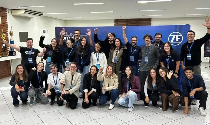 Multinacional abre suas portas para aproximar jovens jornalistas ao setor automotivo e de mobilidade