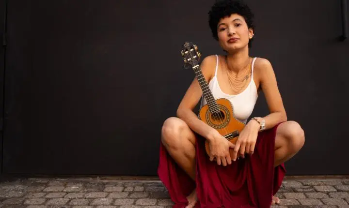 Novas edições do projeto Sonora Brasiliana do Itaú Cultural apresentam Allan Abbadia e Camila Silva