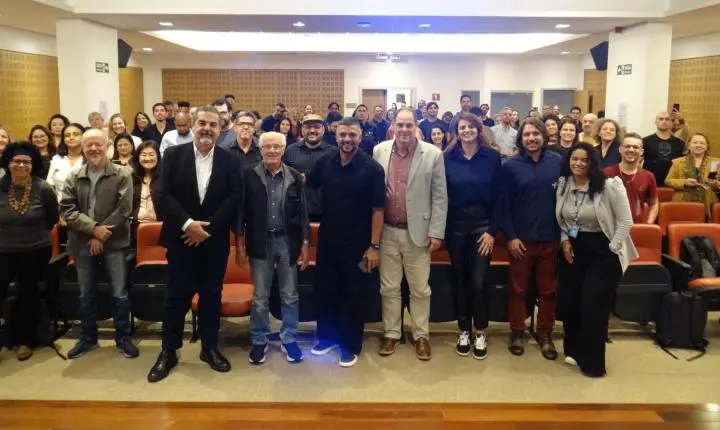 Palestra em Piracicaba mostra usos da IA no varejo e reforça a importância do ser humano no centro do negócio