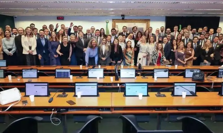 PEC que amplia autonomia de PGEs e AGU avança na Câmara e pode ser votada mesmo em ano eleitoral