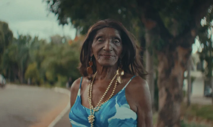 Premiada série lançará episódio especial que celebra os 93 anos de Tiana Cardeal, a travesti mais velha do Brasil