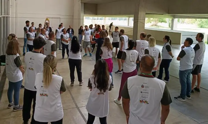 Projeto Formações IEE beneficia milhares de alunos em junho com a metodologia do esporte educacional