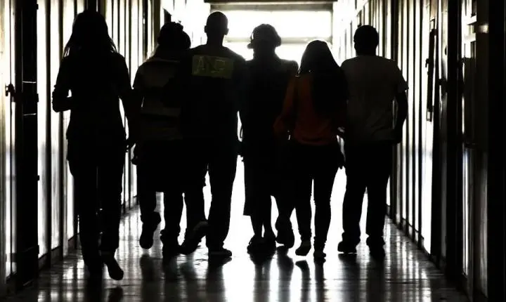 Redução da maioridade penal divide especialistas sobre responsabilização e ressocialização de adolescentes