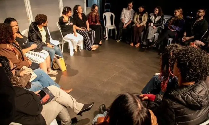 Teatro e psicanálise voltam à Sala Mário Lago com nova temporada sobre as dores e a força das mulheres