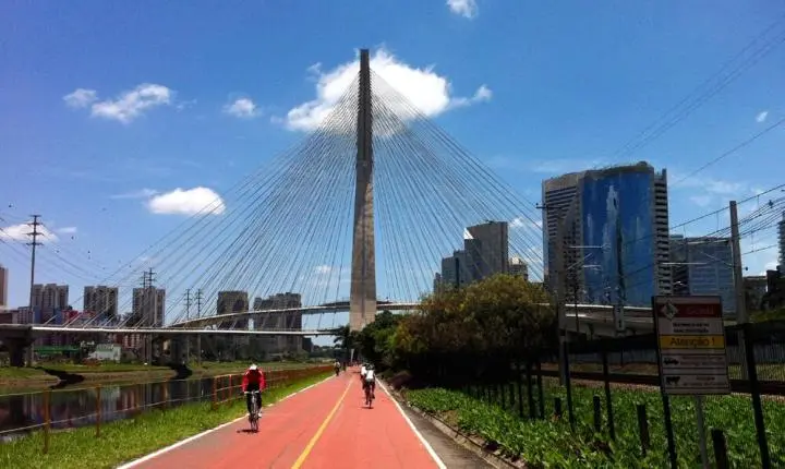 Vila 11 e Mombora realizam ação na ciclovia da Marginal Pinheiros