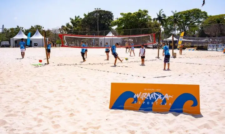 Virada Esportiva 2026 leva esportes de areia e lazer gratuito para toda a família em centros esportivos da Capital